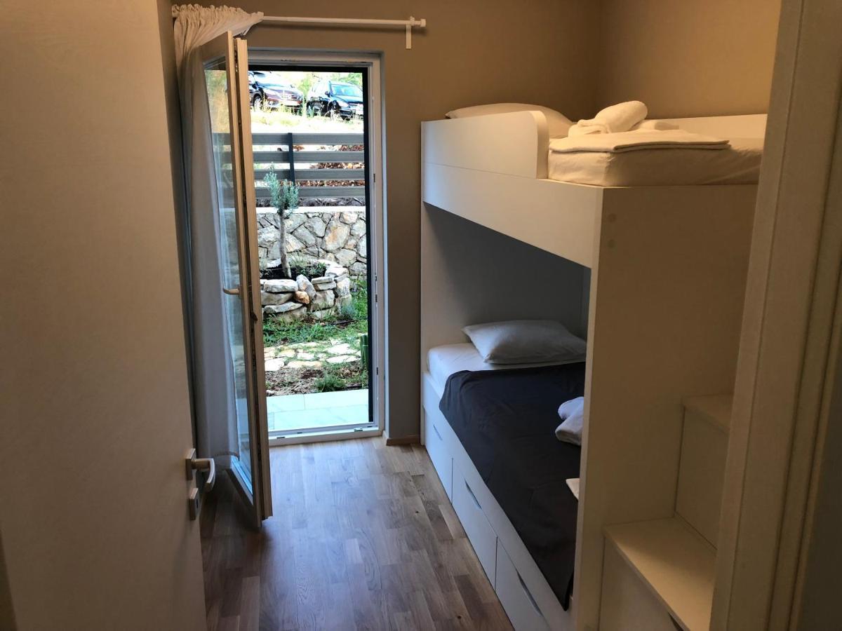 Apartman Linda Apartment เซรส ภายนอก รูปภาพ