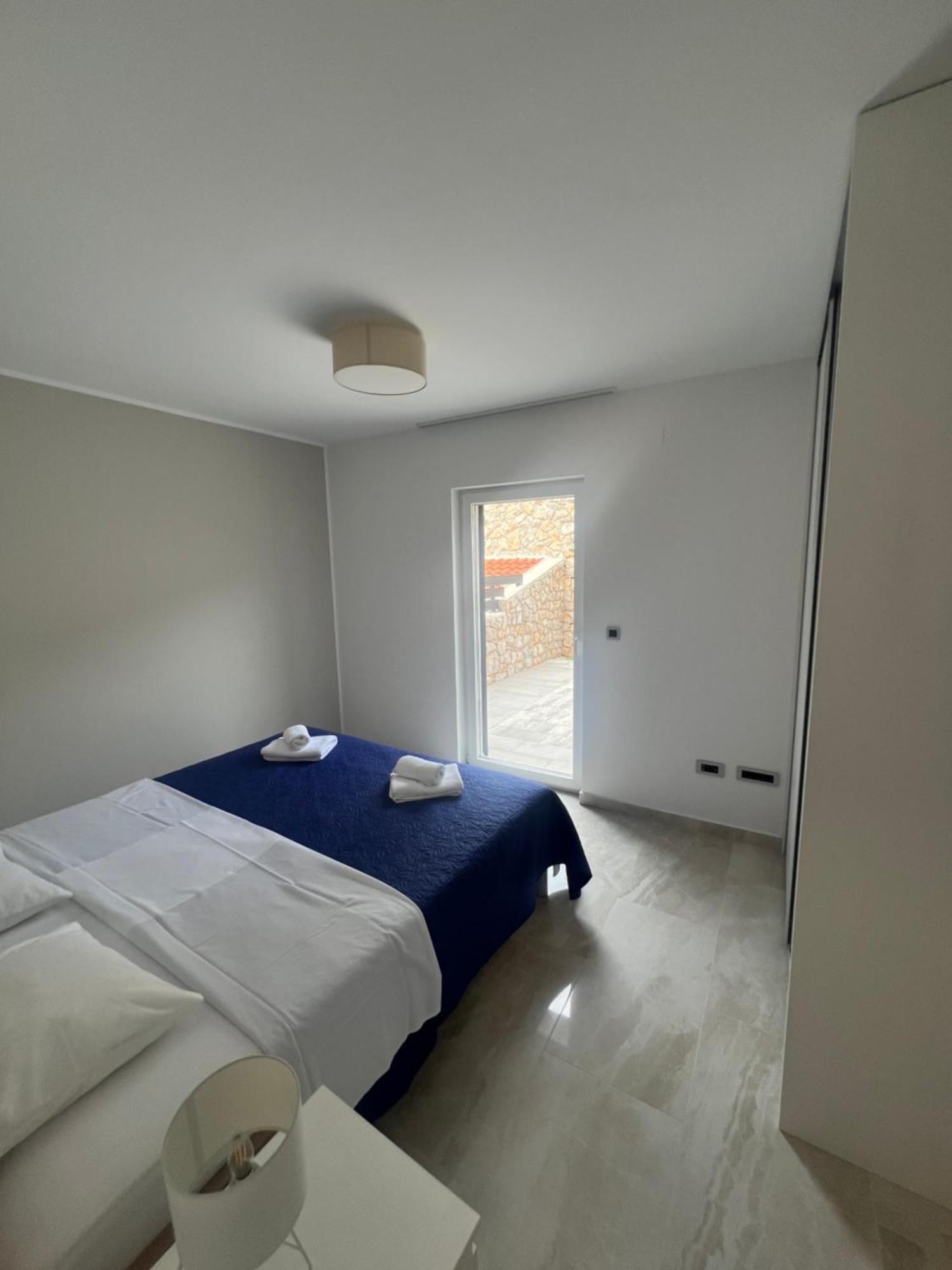 Apartman Linda Apartment เซรส ภายนอก รูปภาพ