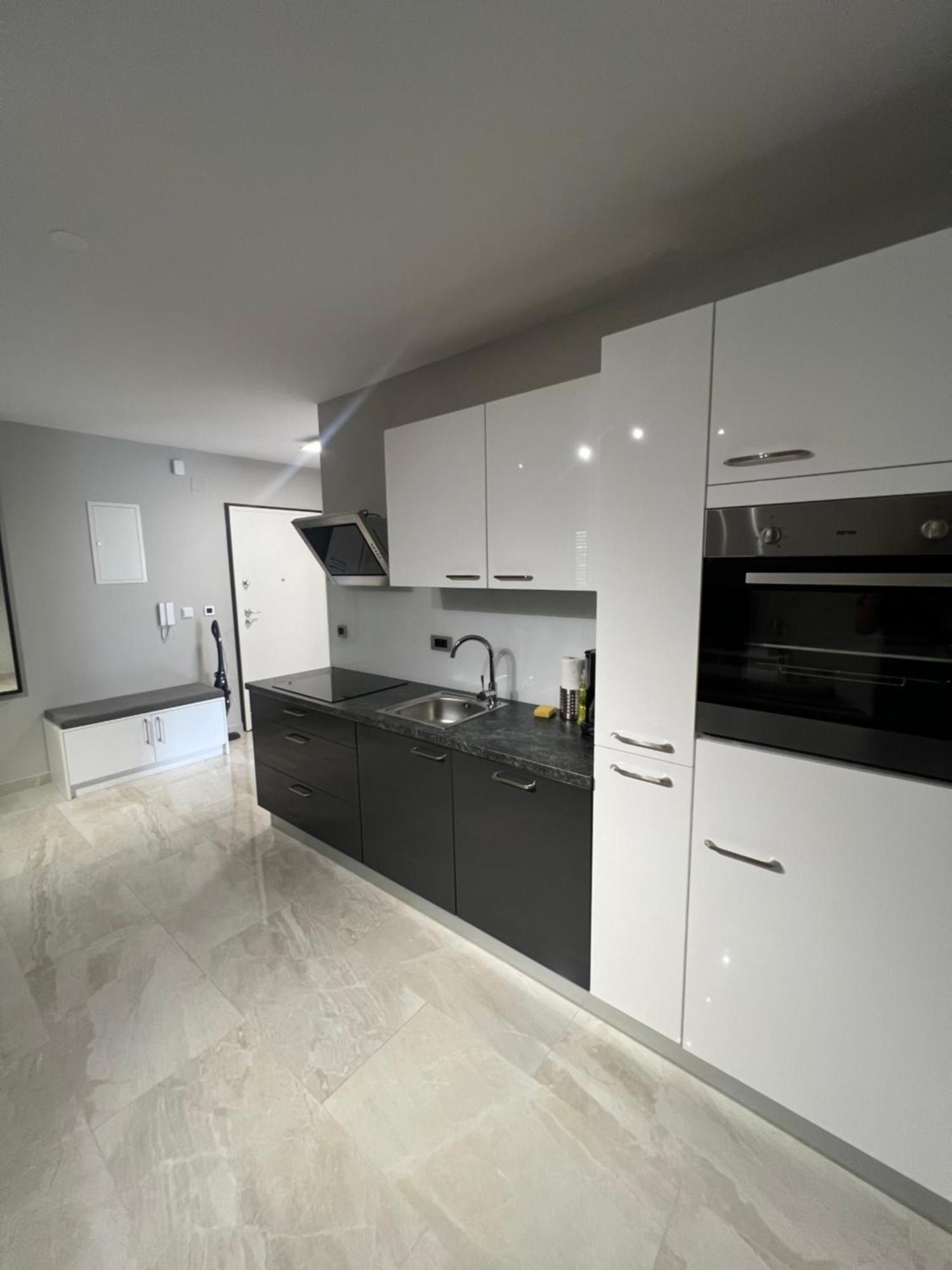 Apartman Linda Apartment เซรส ภายนอก รูปภาพ