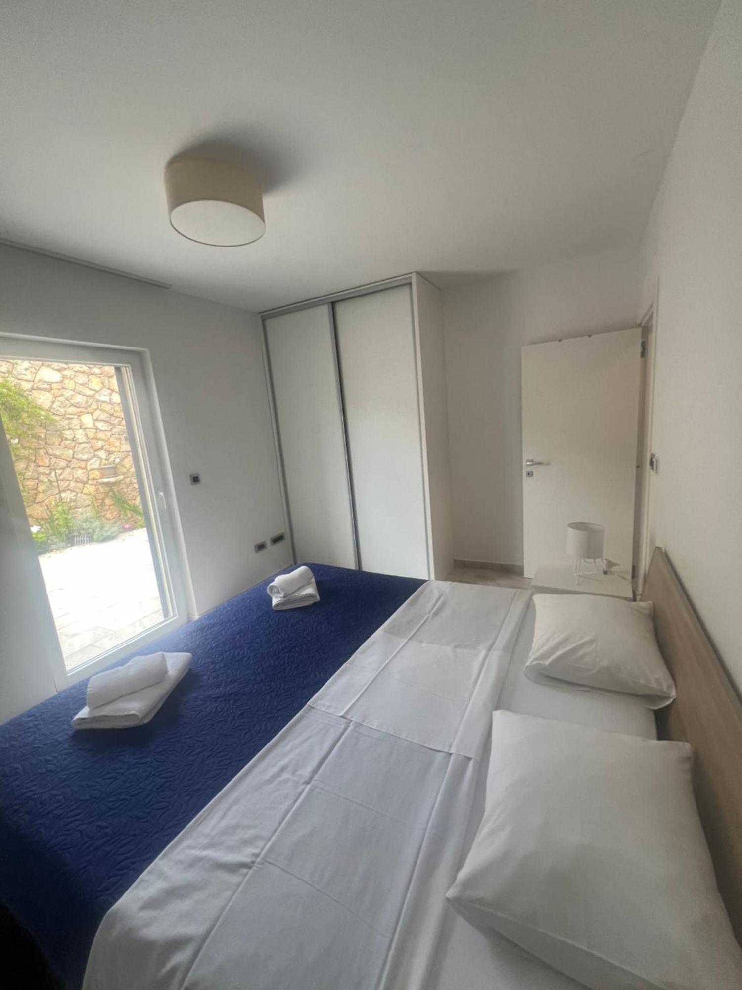 Apartman Linda Apartment เซรส ภายนอก รูปภาพ